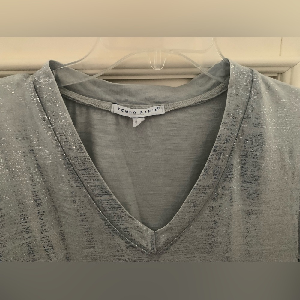 Silver/Gray tshirt. Size S/M. - Picture 2 of 8